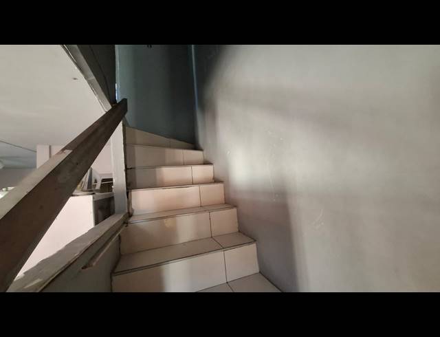 2 BEDROOM FREEHOLD FOR SALE IN WOODLANDS